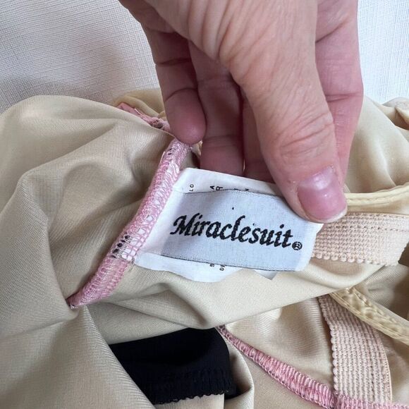 MiracleSuit One Piece Estilo Tummy Control Swimsuit Pink Black Size 8 Underwire - Picture 9 of 12